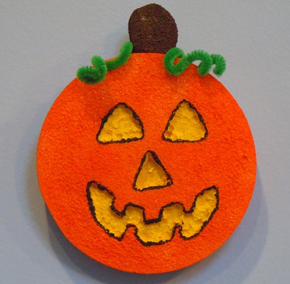 Kids Halloween crafts; Styrofoam pumpkin